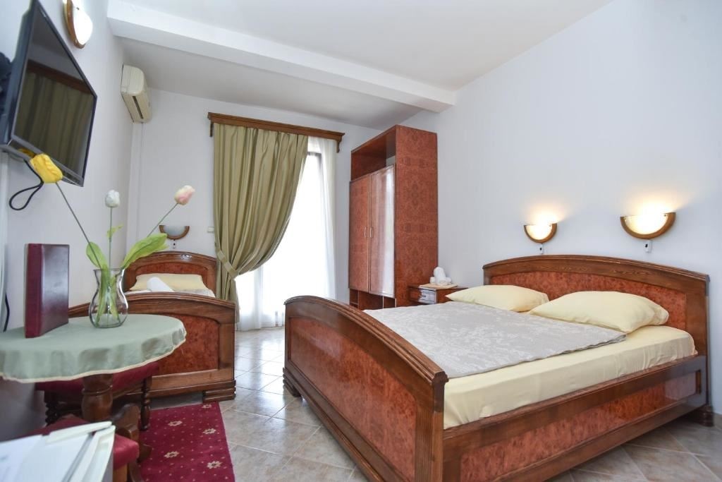 rooms-standard-triple-room