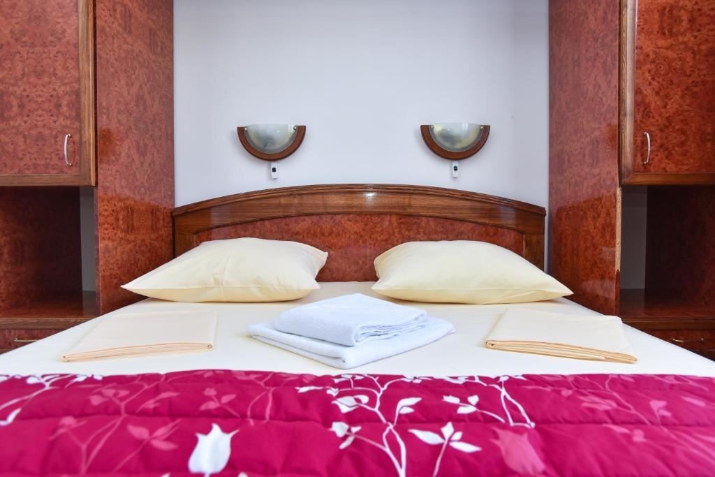 rooms-standard-room-double-single-use