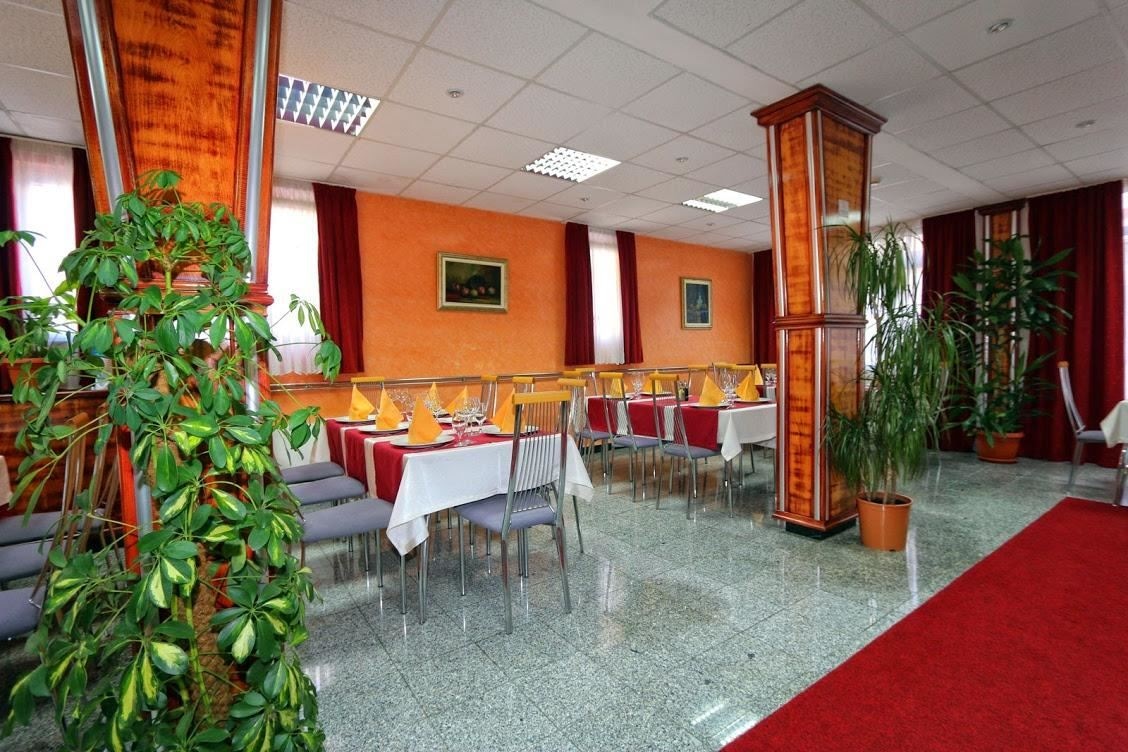 restaurants-restaurants