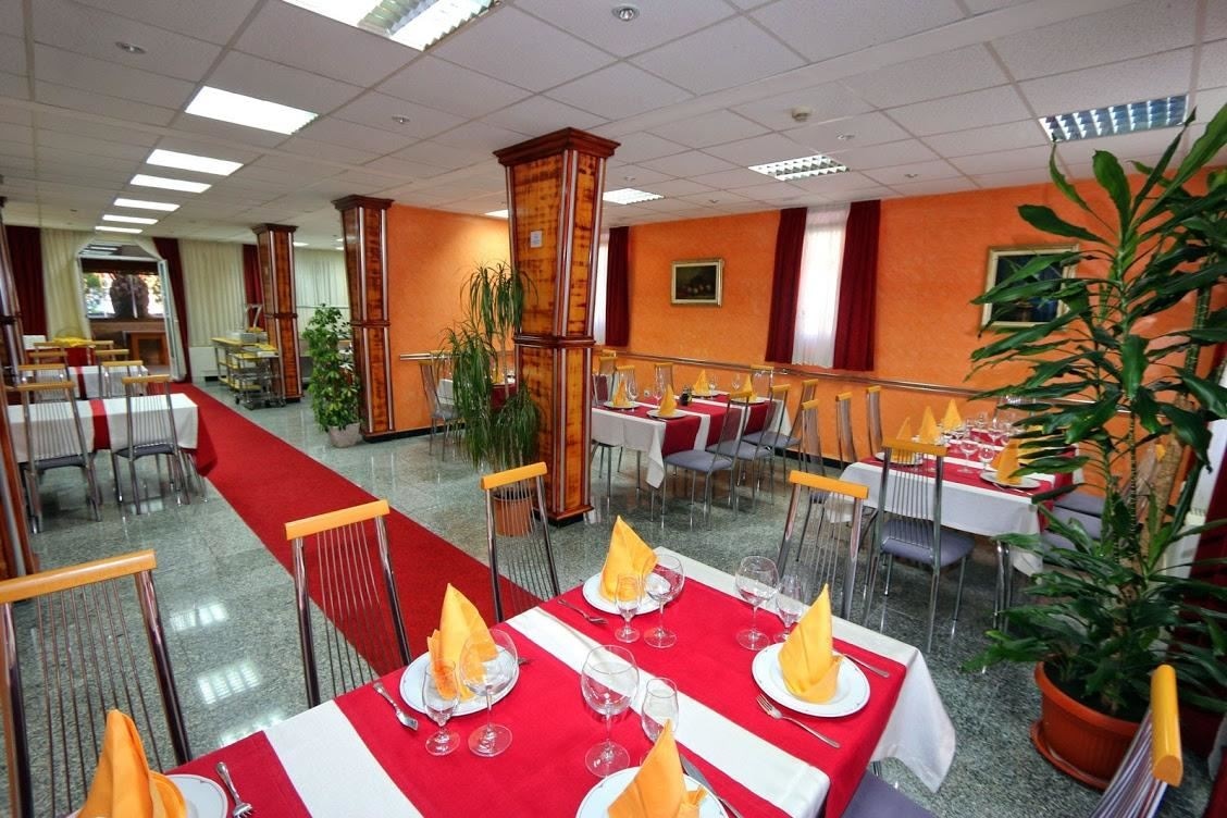 restaurants-restaurants