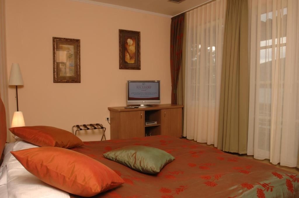 rooms-deluxe-double-room