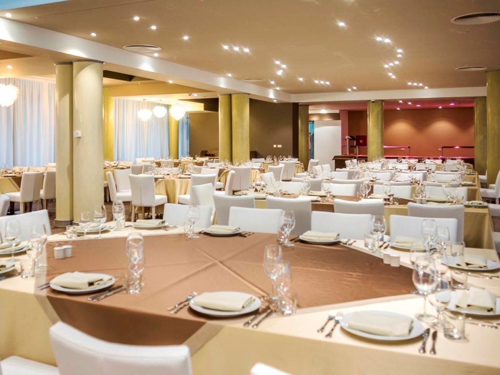 restaurants-restaurant