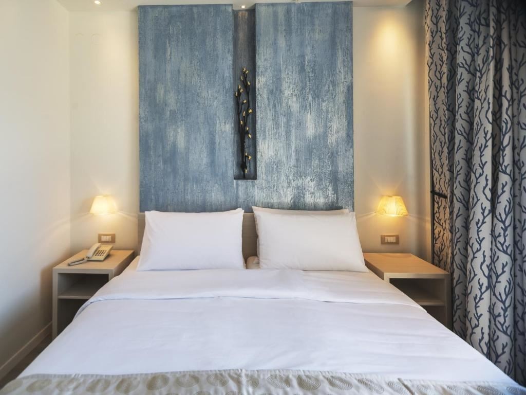 rooms-double-room-side-sea-view