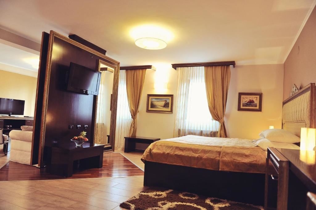 rooms-luxury-suite