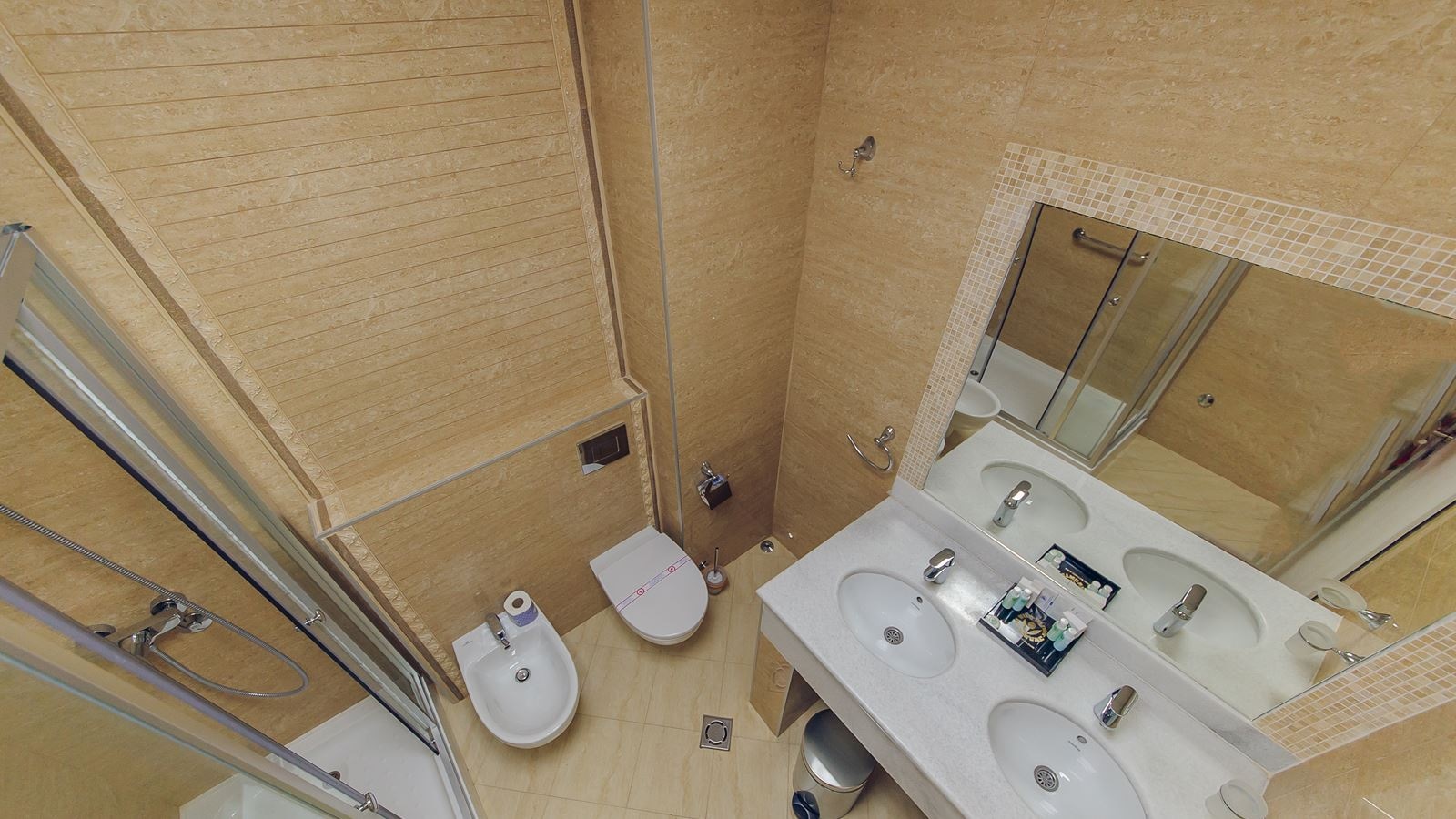 rooms-superior-room-main-building