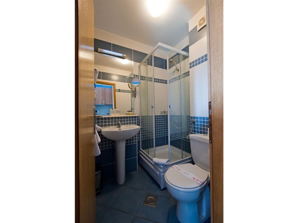 rooms-standard-triple-room