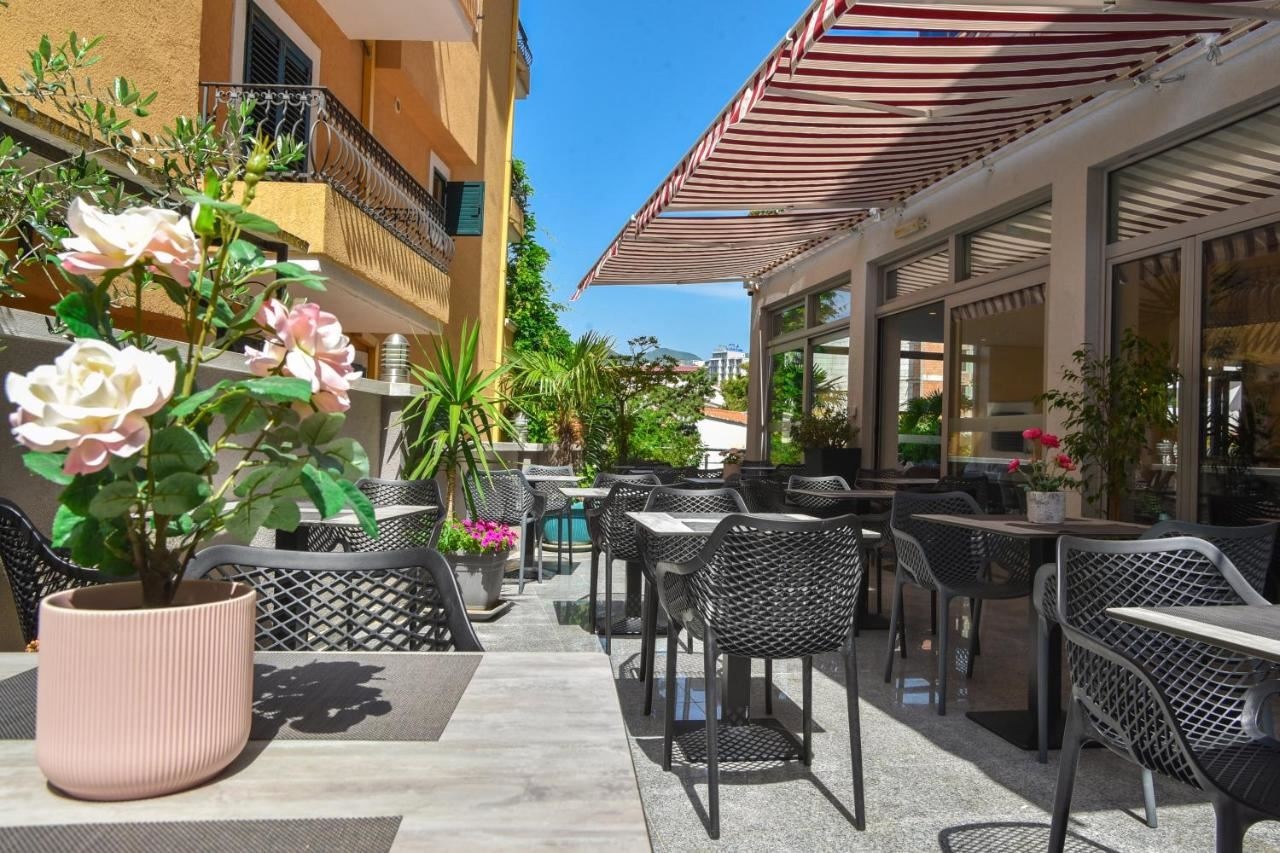 restaurants-main-restaurant