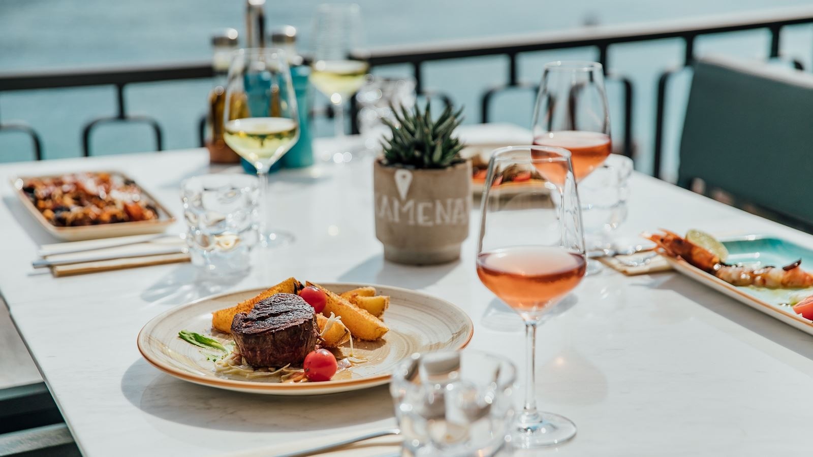 restaurants-restaurants