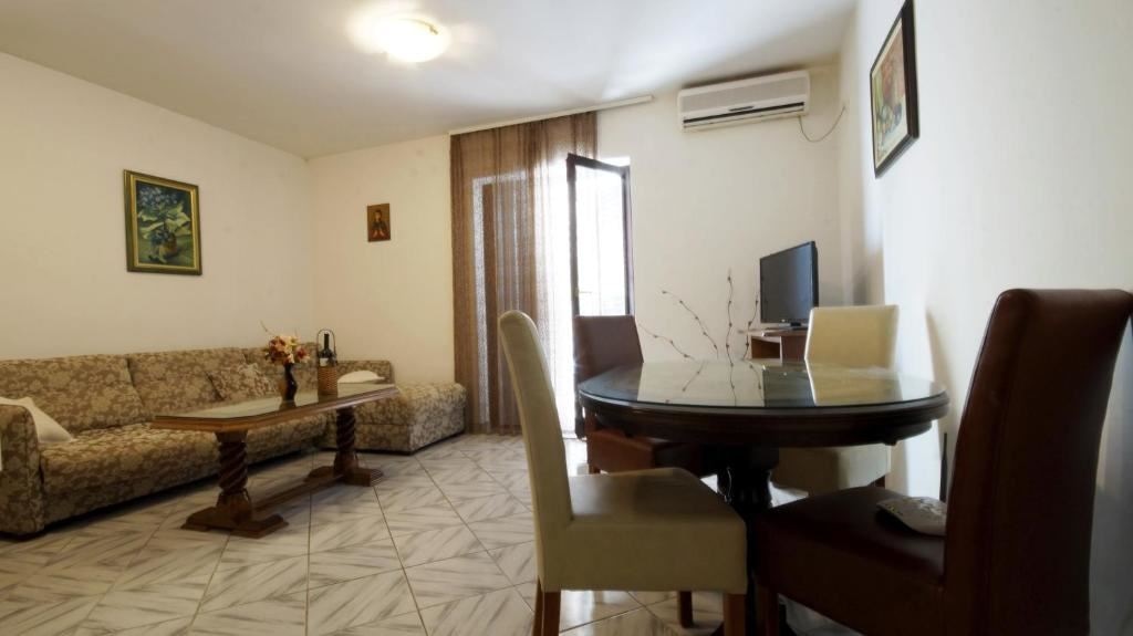 rooms-apartment-5-pax