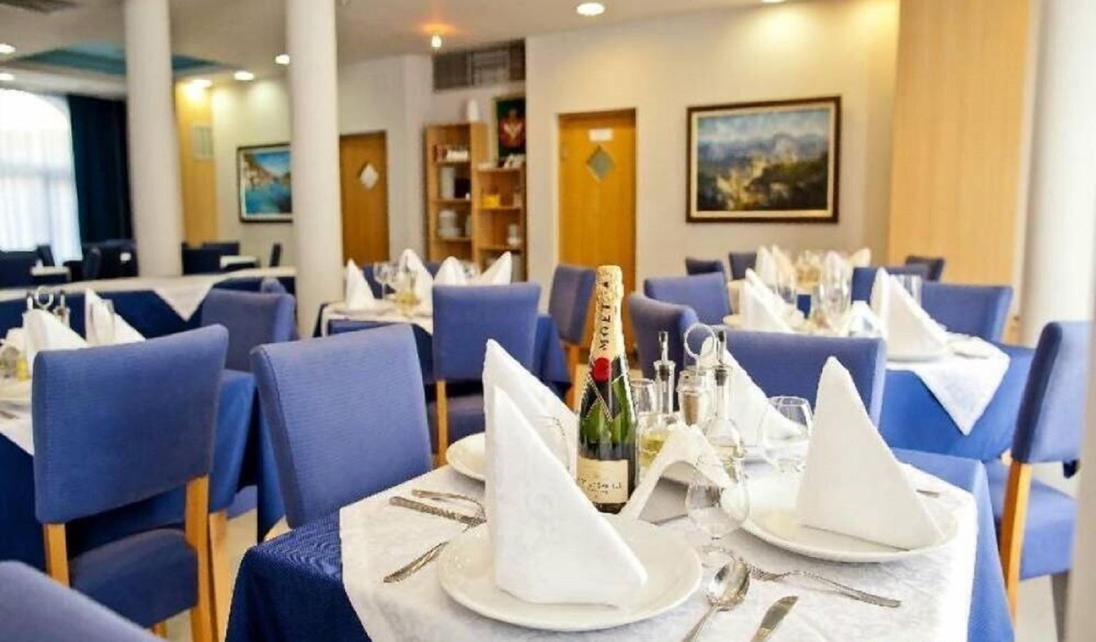 restaurants-restaurants