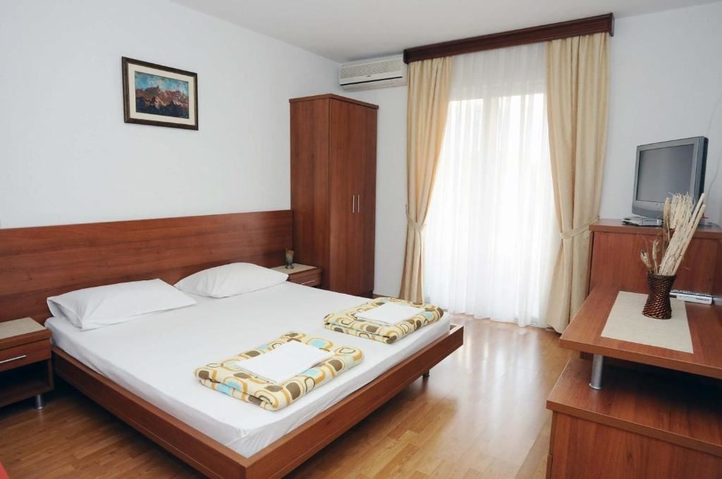 rooms-studio-old-building