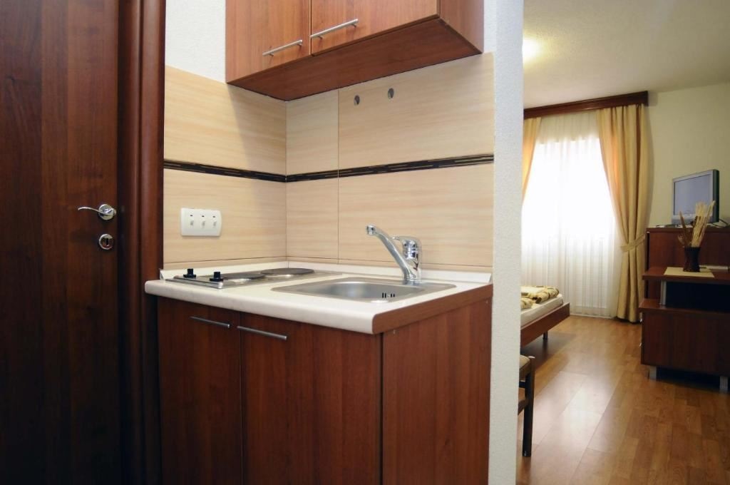 rooms-studio-old-building