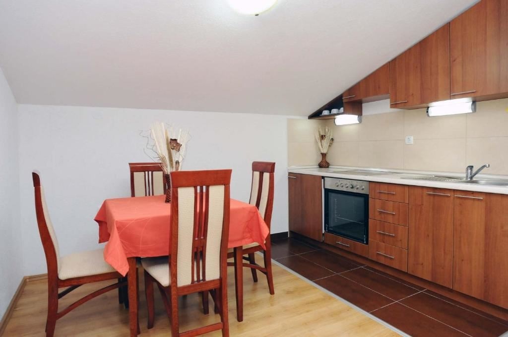 rooms-apartment-2+2-with-sea-view