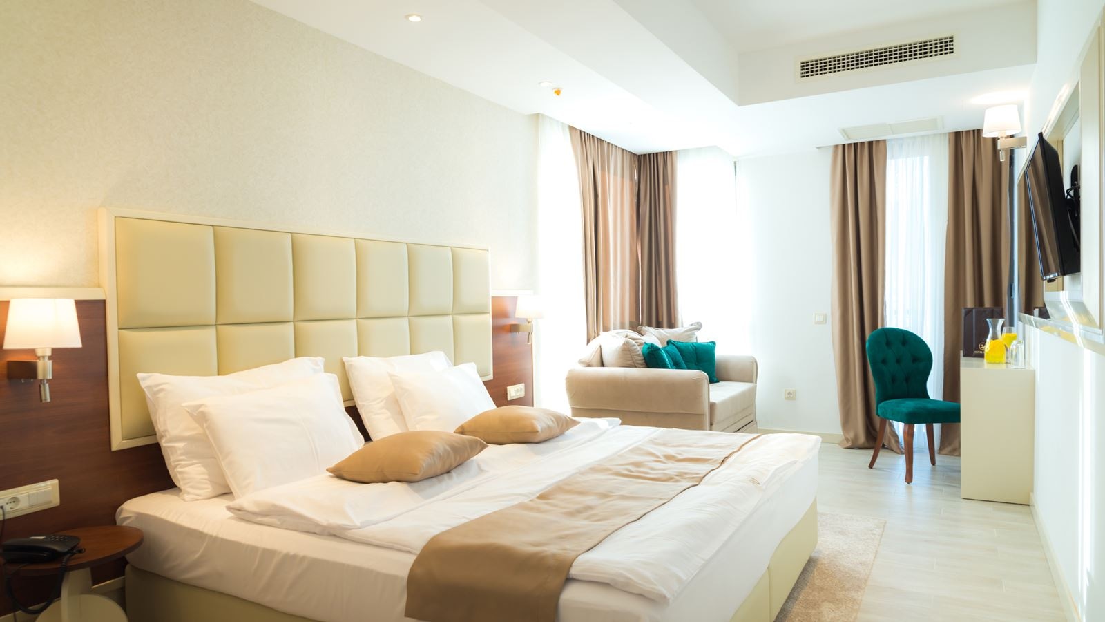 rooms-standard-family-room