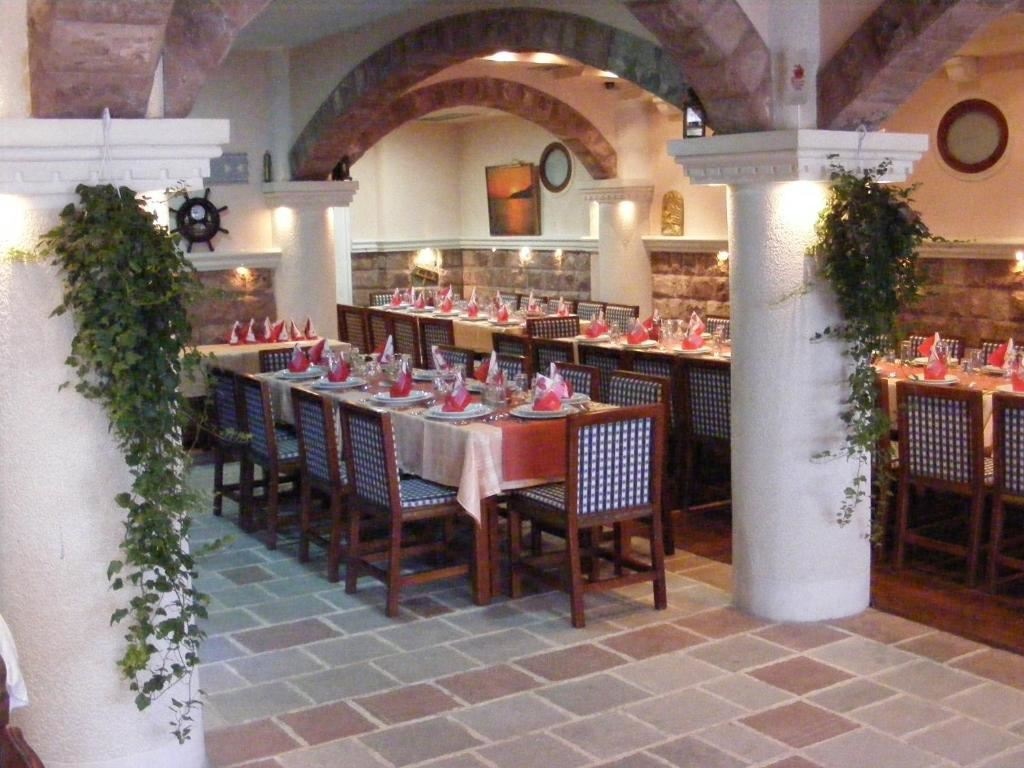 restaurants-restaurants