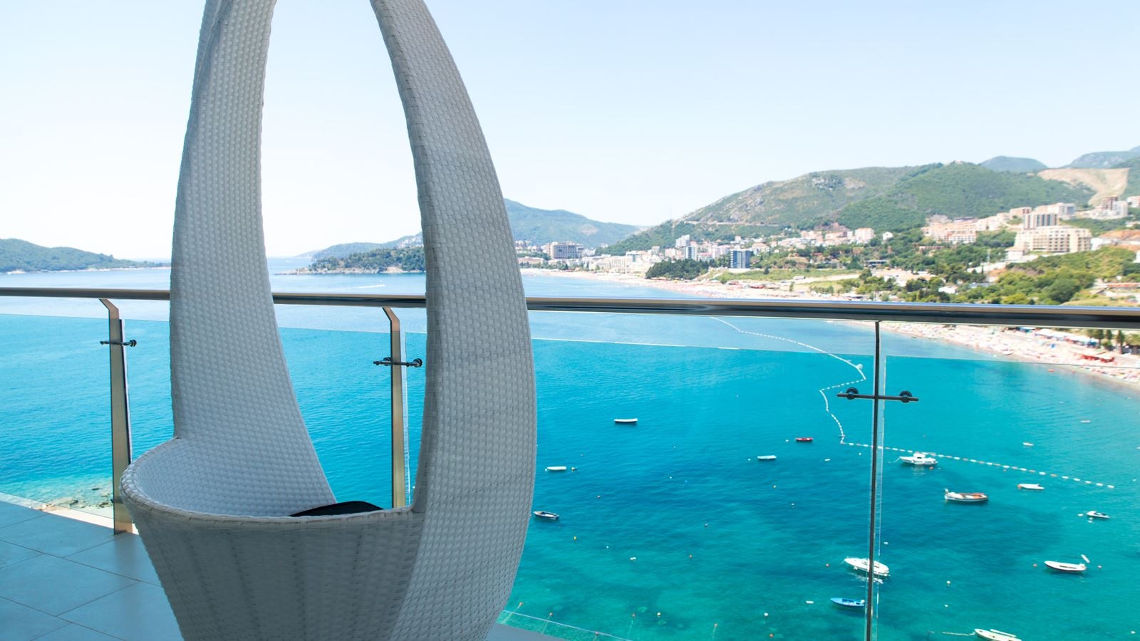 rooms-three-bedroom-apartment-sea-view