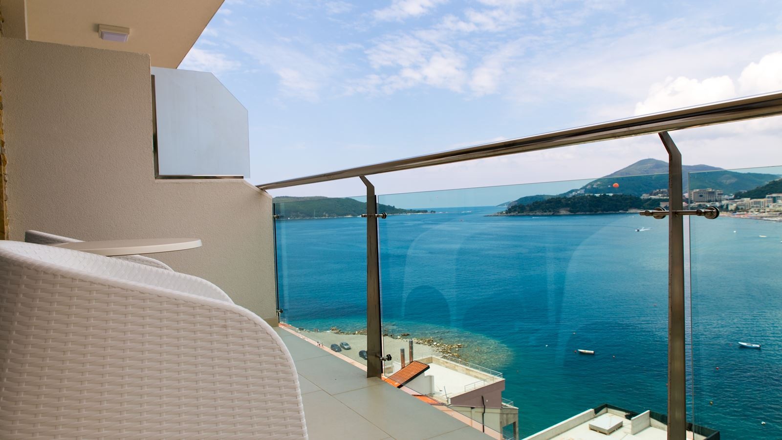 rooms-two-bedroom-apartment-sea-view