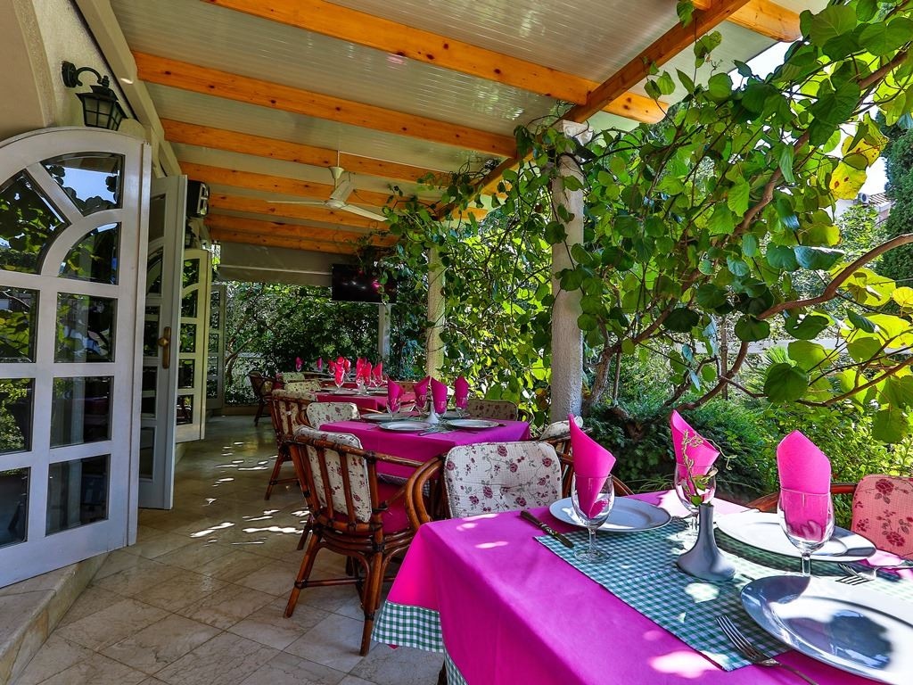 restaurants-villa-velzon