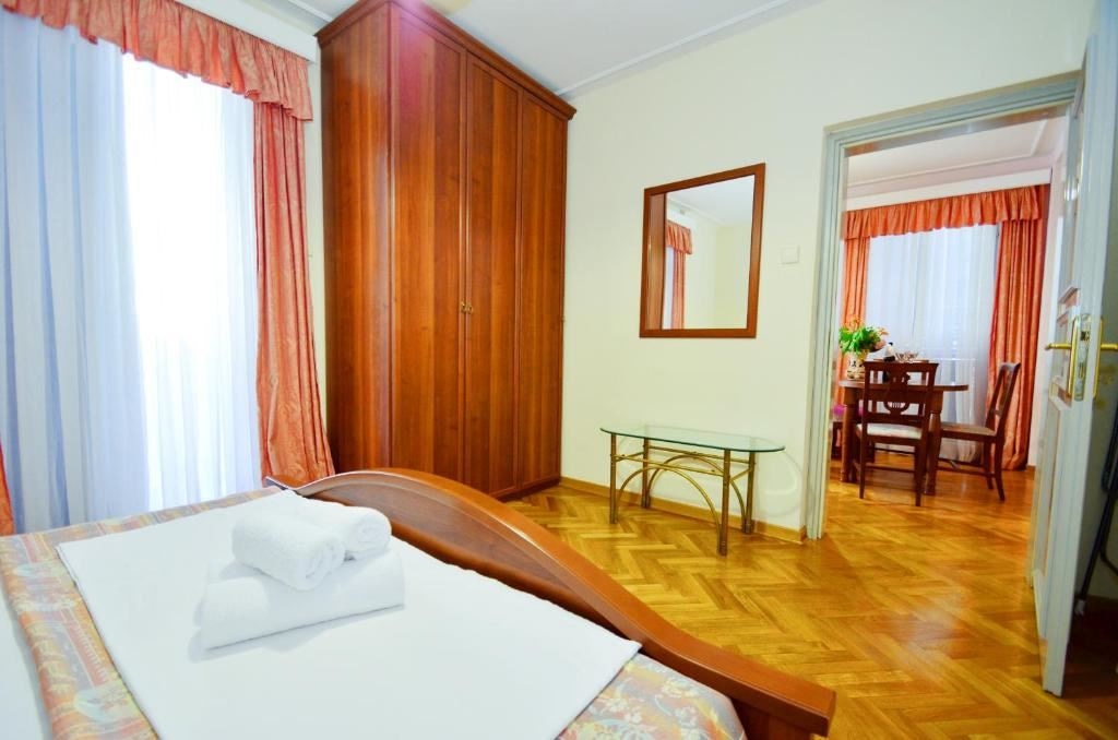 rooms-apartment-4-pax