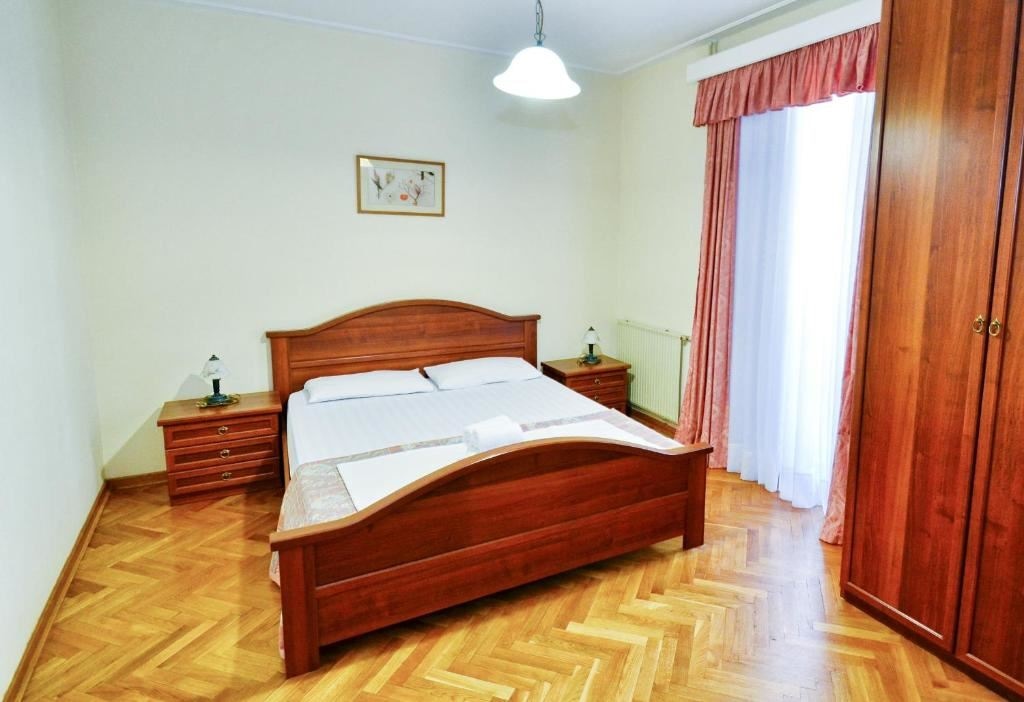 rooms-apartment-4-pax