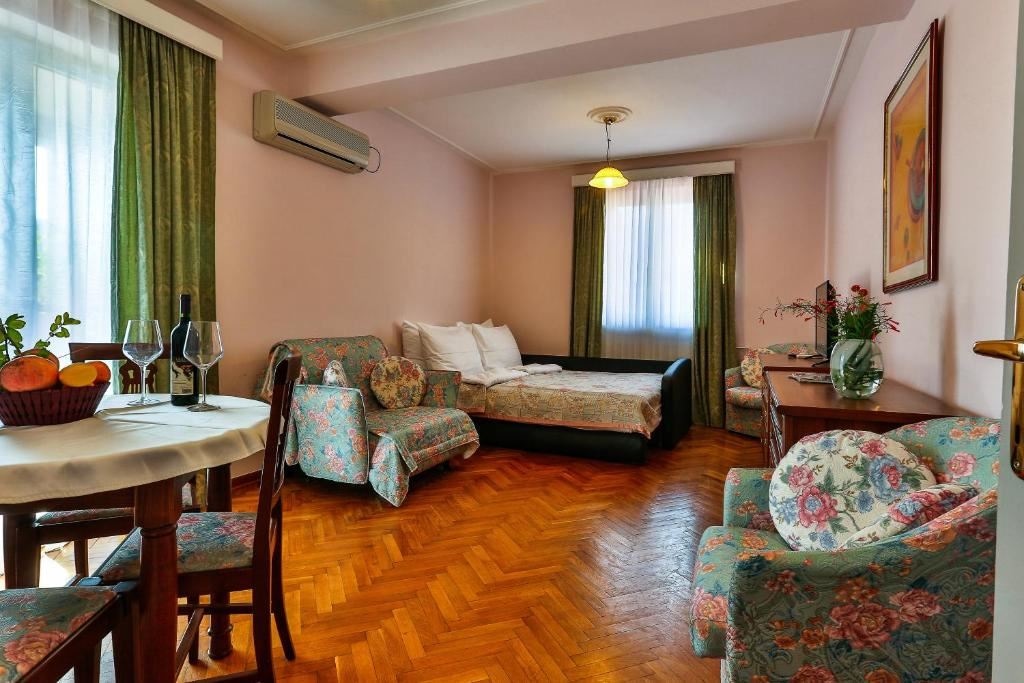 rooms-apartment-5-pax