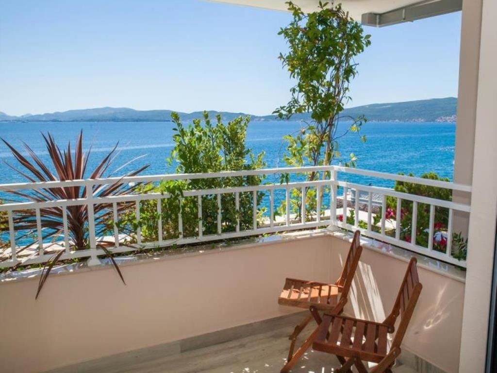 rooms-double-room-sea-side-view