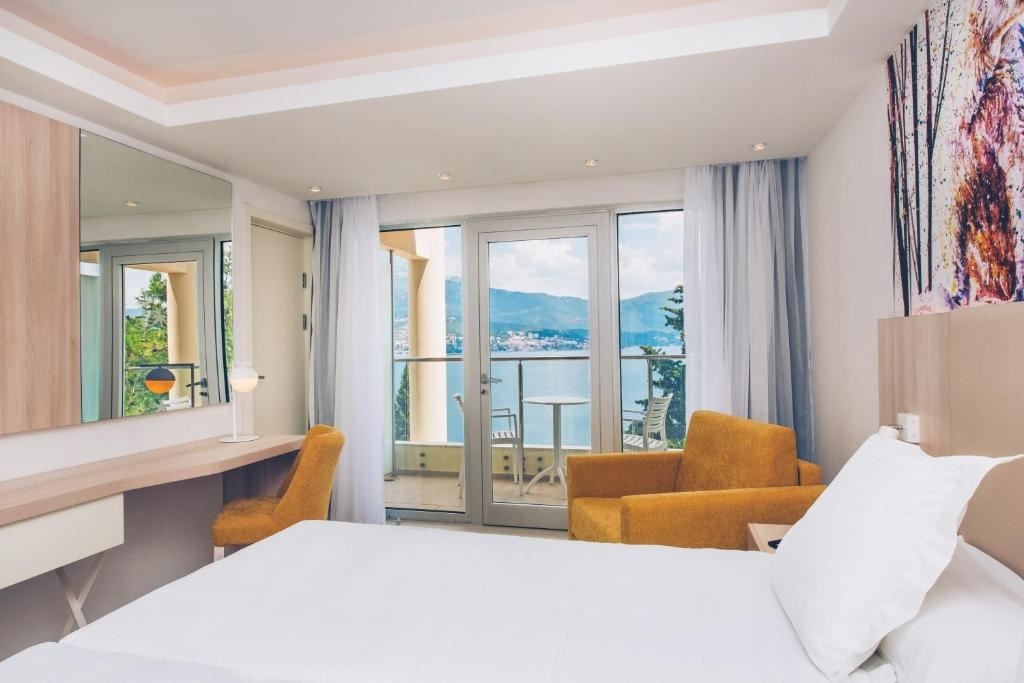 rooms-double-room-side-sea-view
