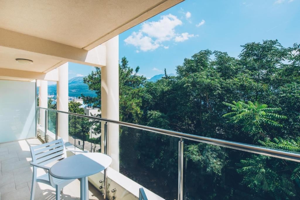 rooms-junior-suite-garden-view