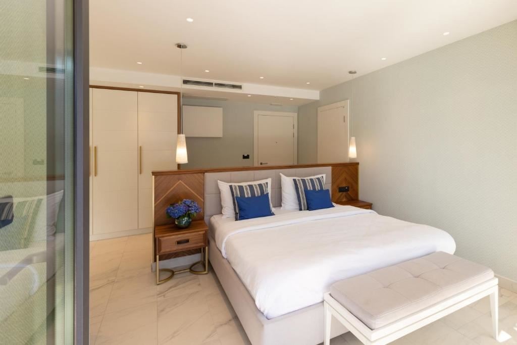 rooms-deluxe-sea-view-room