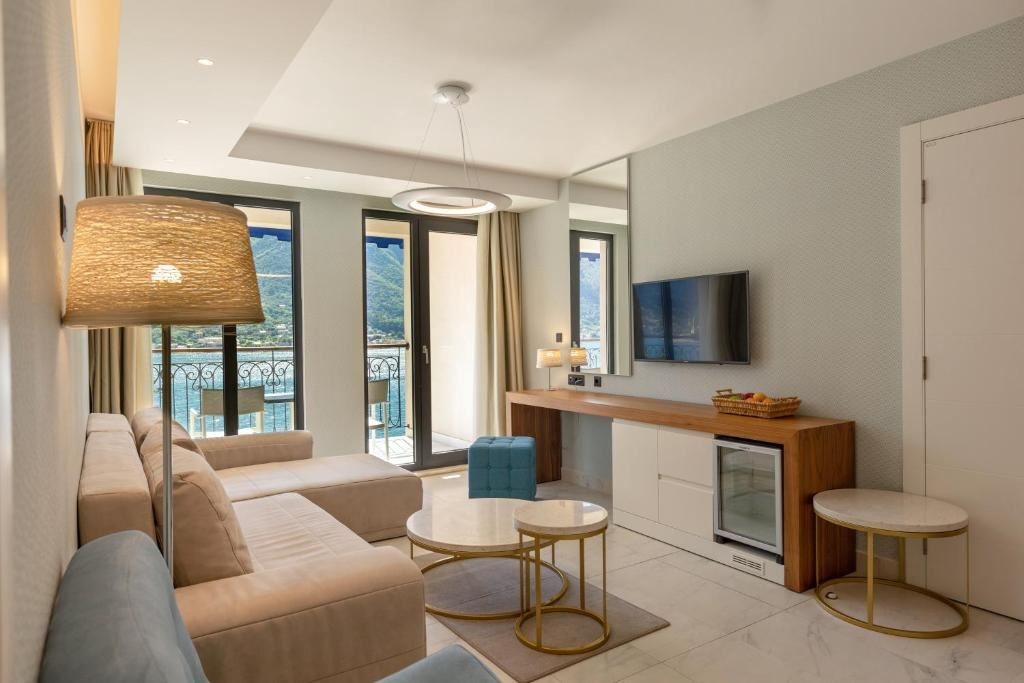 rooms-premium-sea-view-room