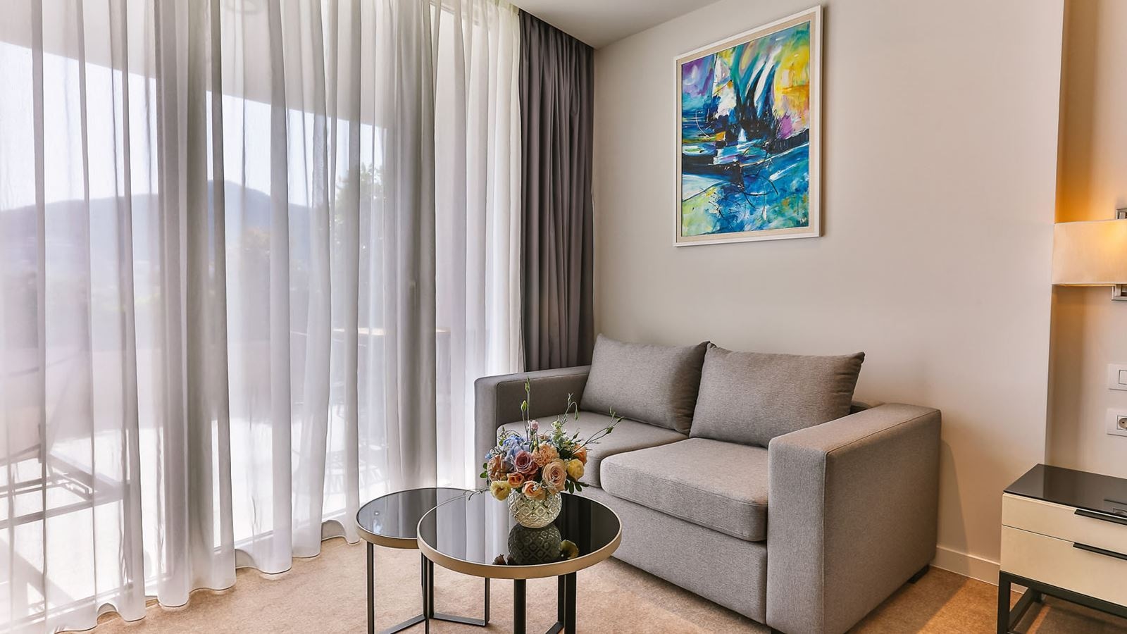 rooms-deluxe-room-sea-view