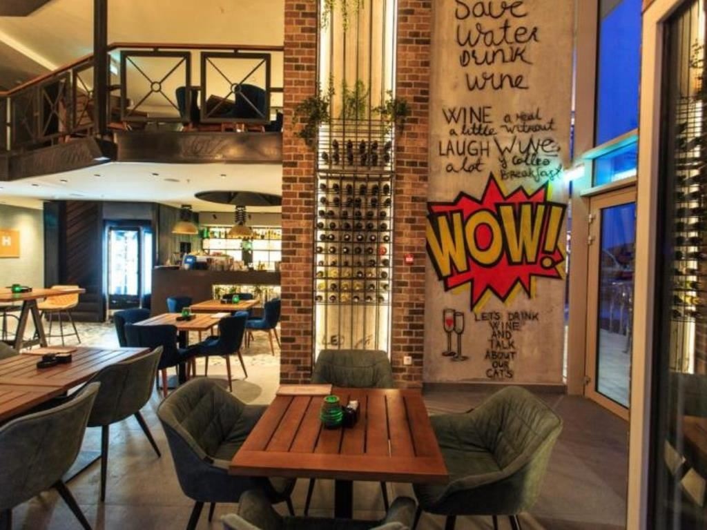 restaurants-wow-cafee-bar