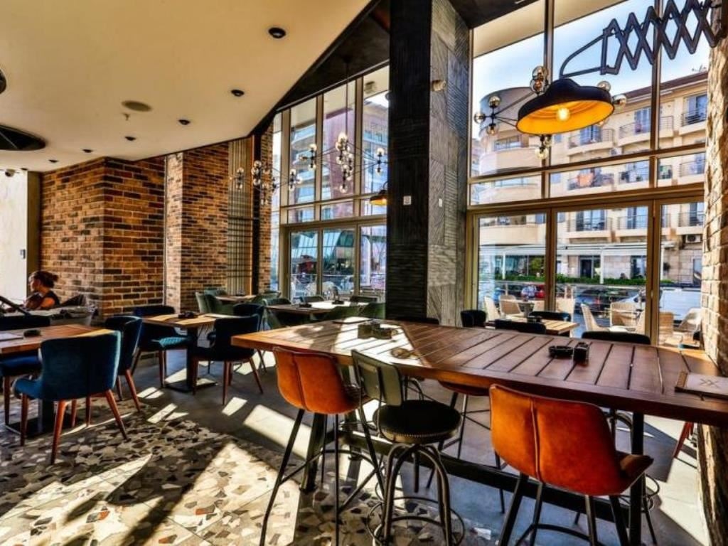 restaurants-wow-cafee-bar