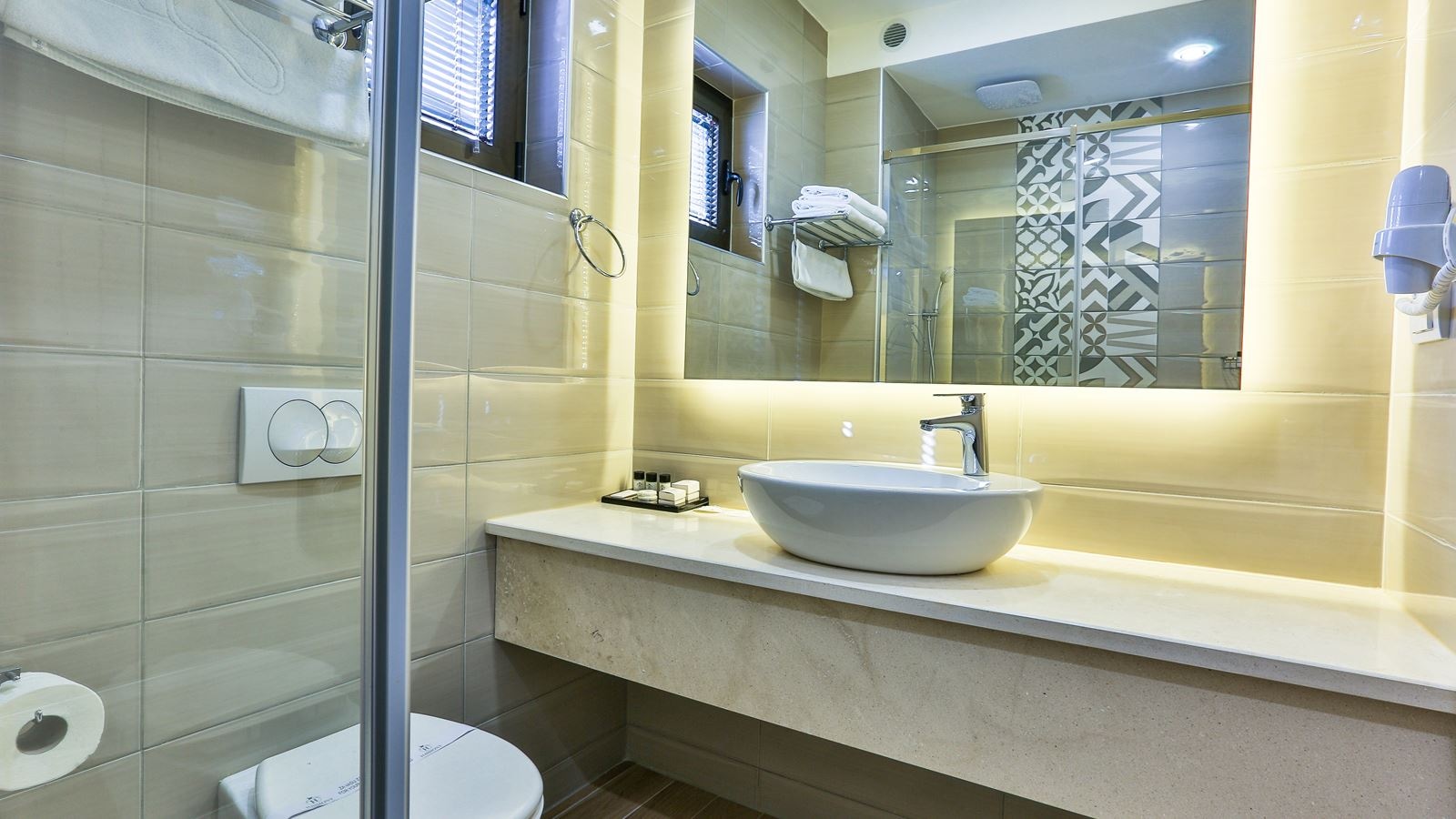 rooms-standard-double-room-mountain-view