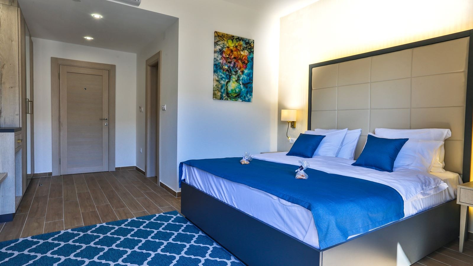 rooms-standard-double-room-pool-view-single-use