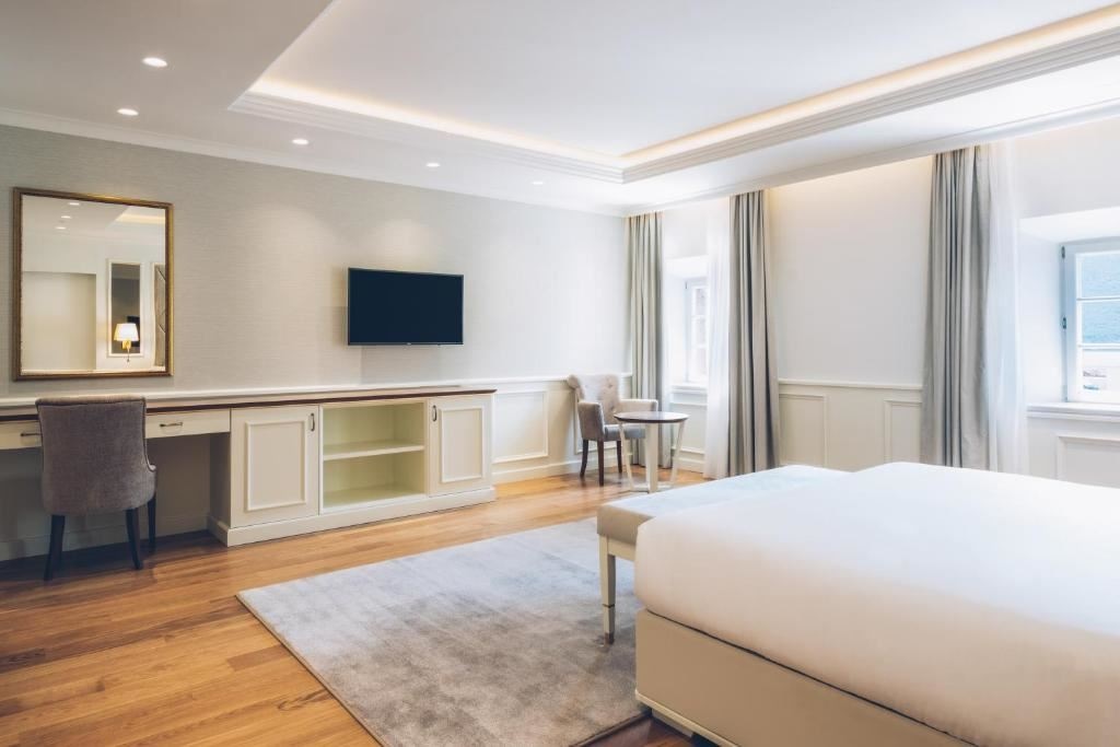 rooms-heritage-premium-sea-view-suite