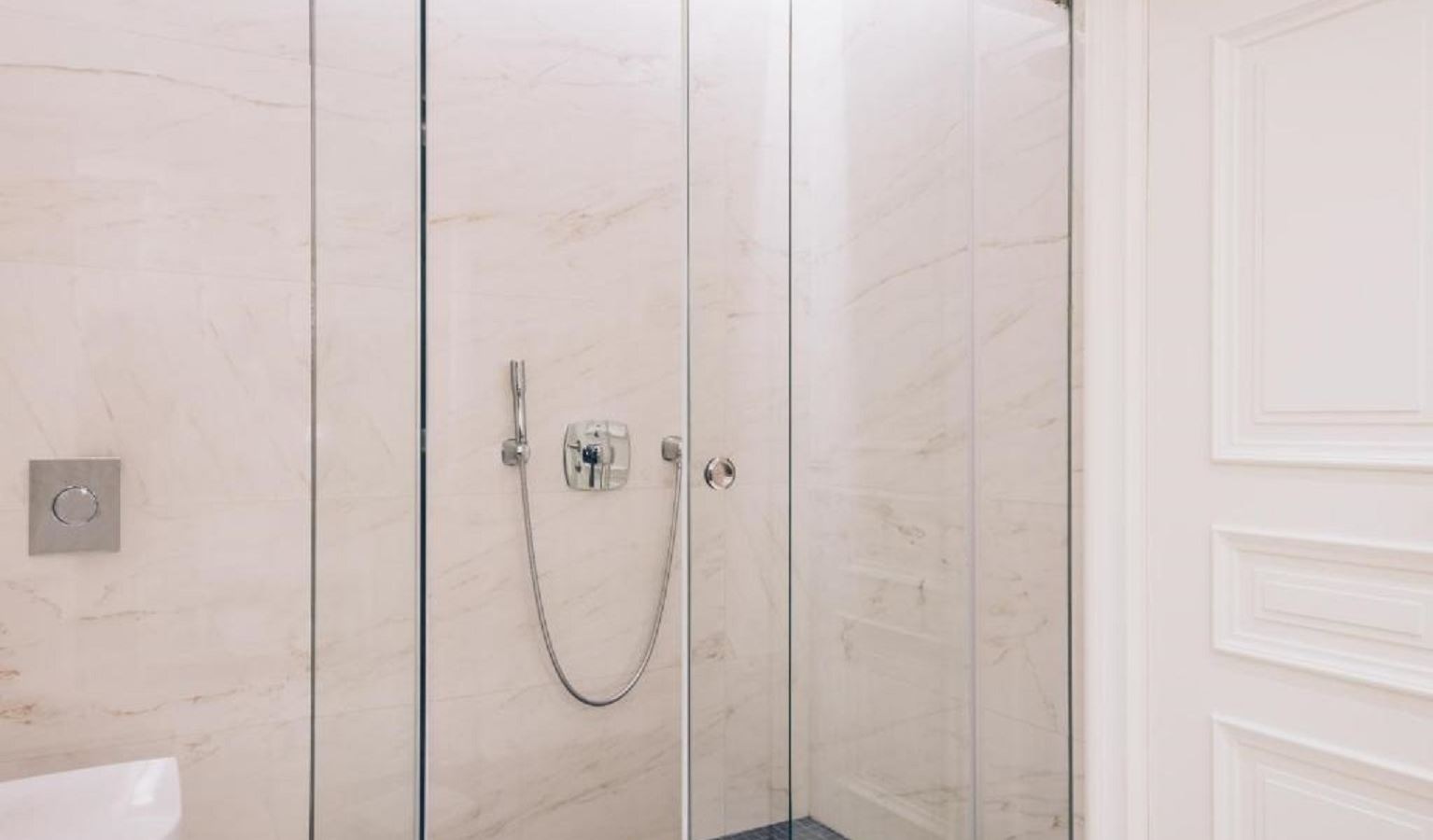 rooms-two-bedroom-family-duplex-suite