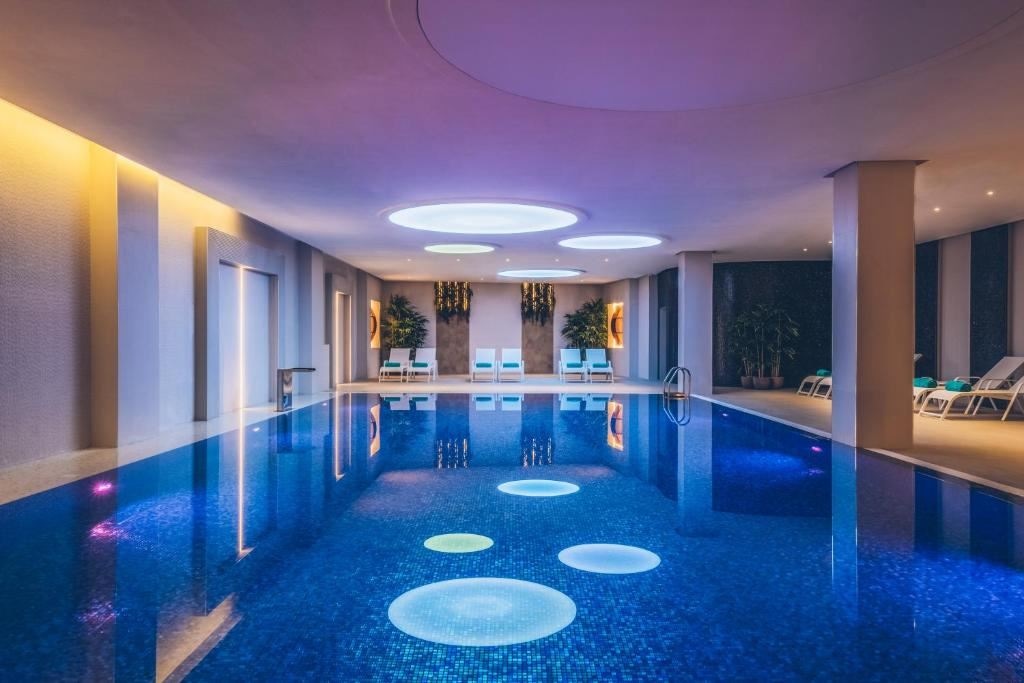 pools-indoor-pool