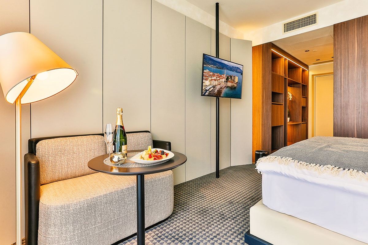 rooms-deluxe-room-sea-view