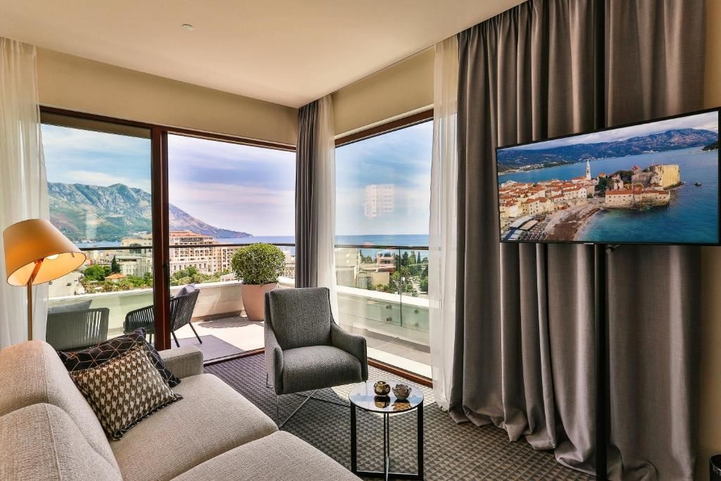 rooms-deluxe-suite-sea-view