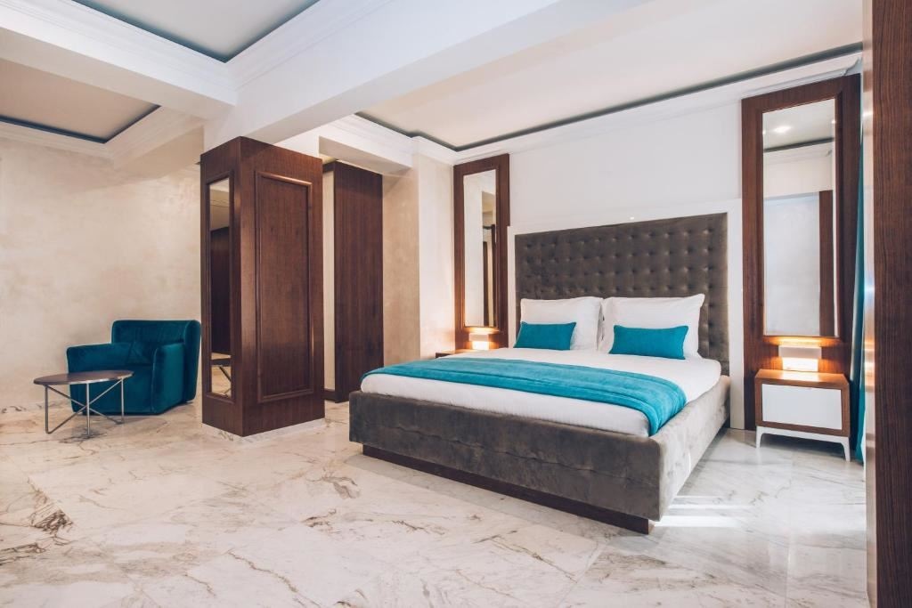 rooms-junior-suite-side-sea-view