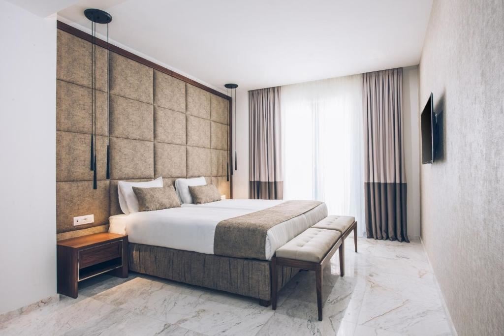 rooms-double-side-sea-view-room