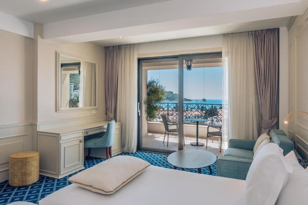 rooms-family-deluxe-side-sea-view