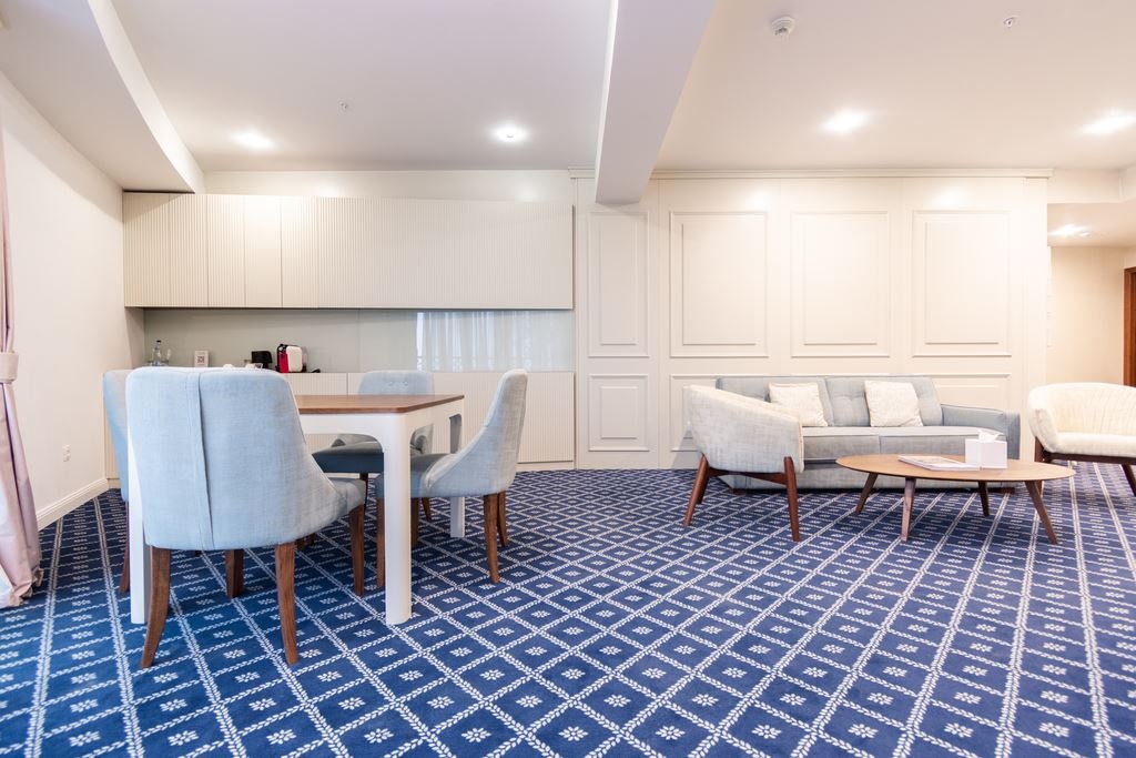 rooms-junior-suite-side-sea-view