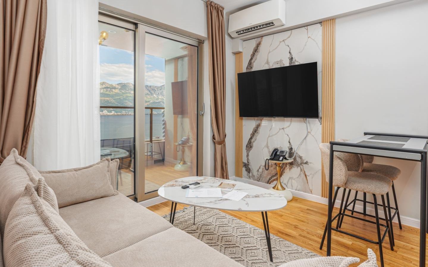 rooms-sea-view-skyline-studio-with-terrace