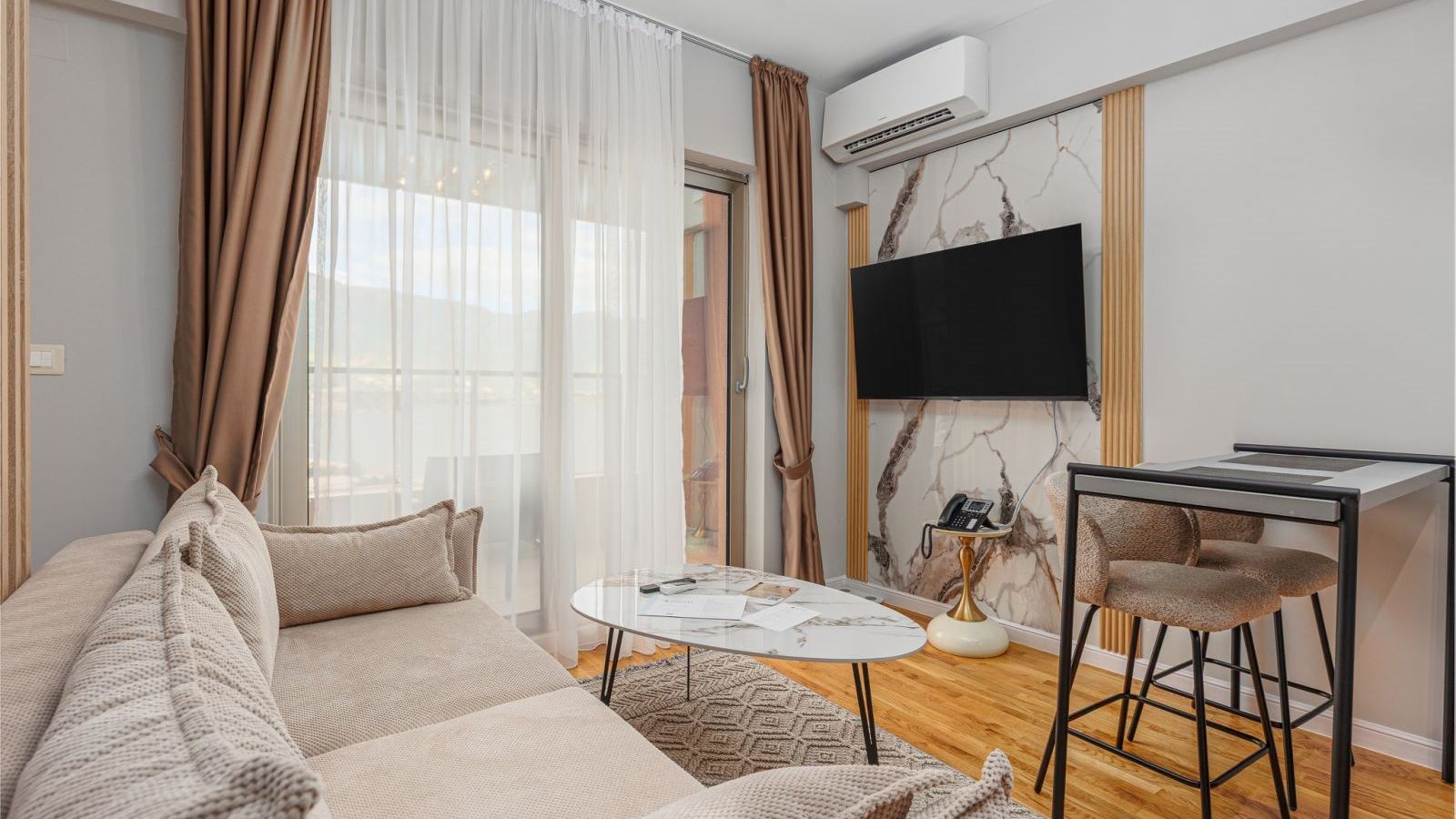 rooms-sea-view-skyline-studio-with-terrace