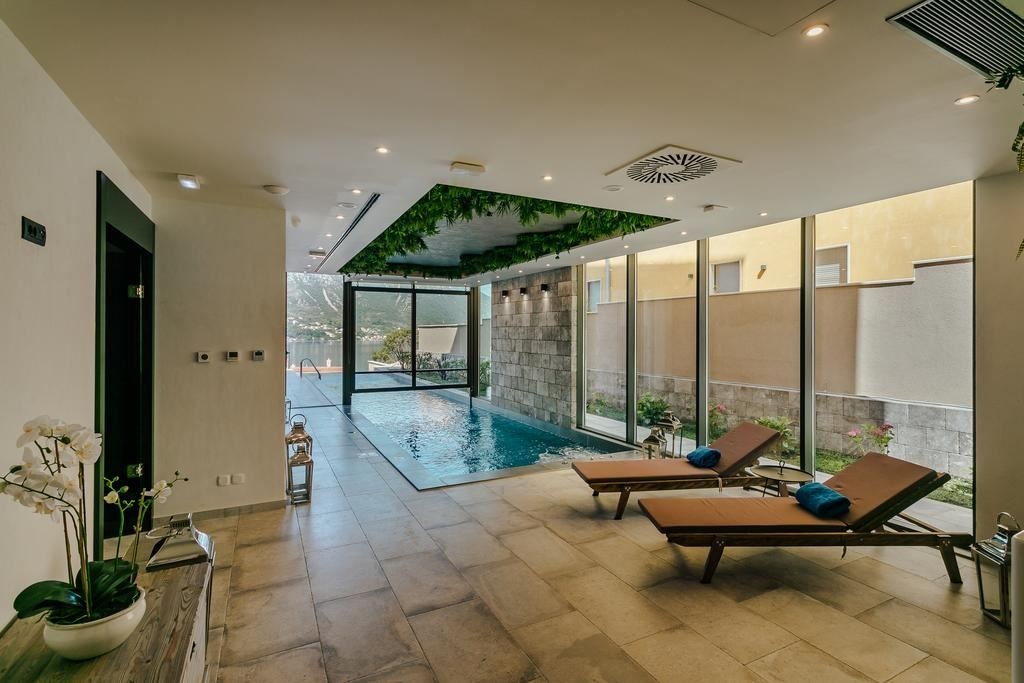 spa-indoor-pool