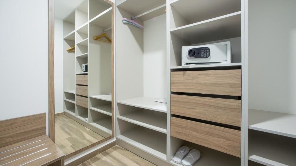 rooms-premium-sea-view-suite