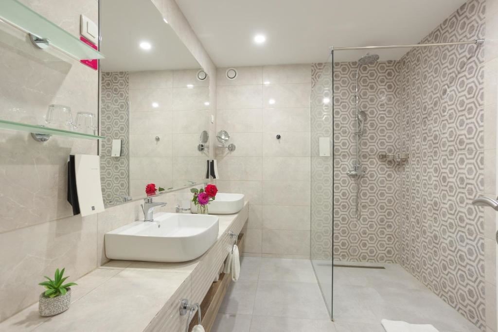 rooms-premium-sea-view-suite