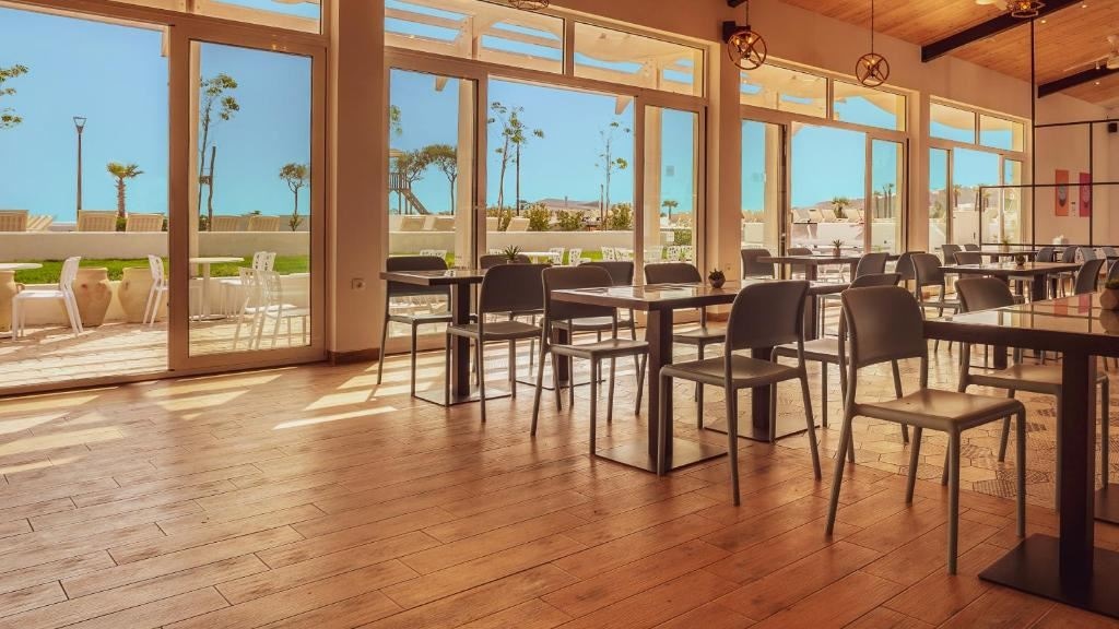 bars-sunrise-pool-bar